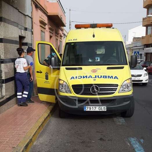 Ambulancia en el lugar del suceso (Foto TA)